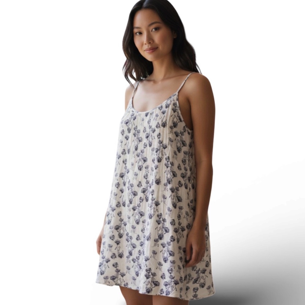 SMELL THE ROSES SPAGHETTI STRAP LINED DRESS, BLUE WHITE FLORAL, SM EUC